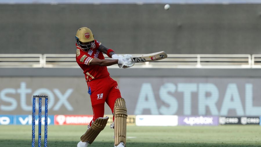 KL Rahul hitting a mighty six