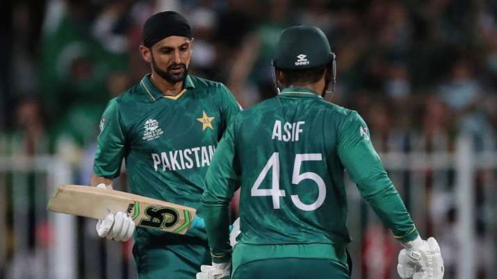T20 World Cup 2021: Shoaib Malik and Asif Ali after winning