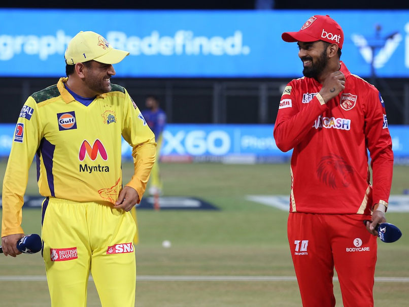 KL Rahul and MS Dhoni together for toss